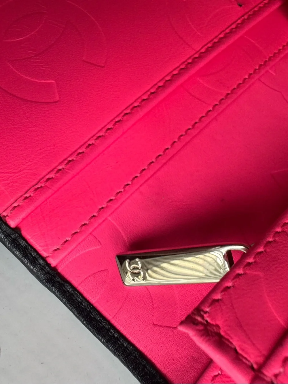 CHANEL elegant wallet